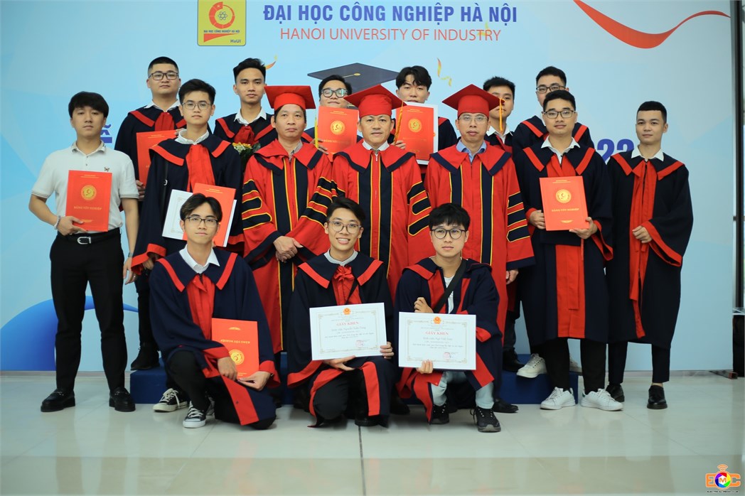 Lế Bế giảng và trao bằng tốt nghiệp Đại học năm 2022