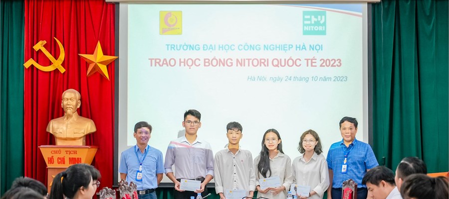 Trao học bổng Quốc tế Nitori cho 4 sinh viên Khoa Điện
