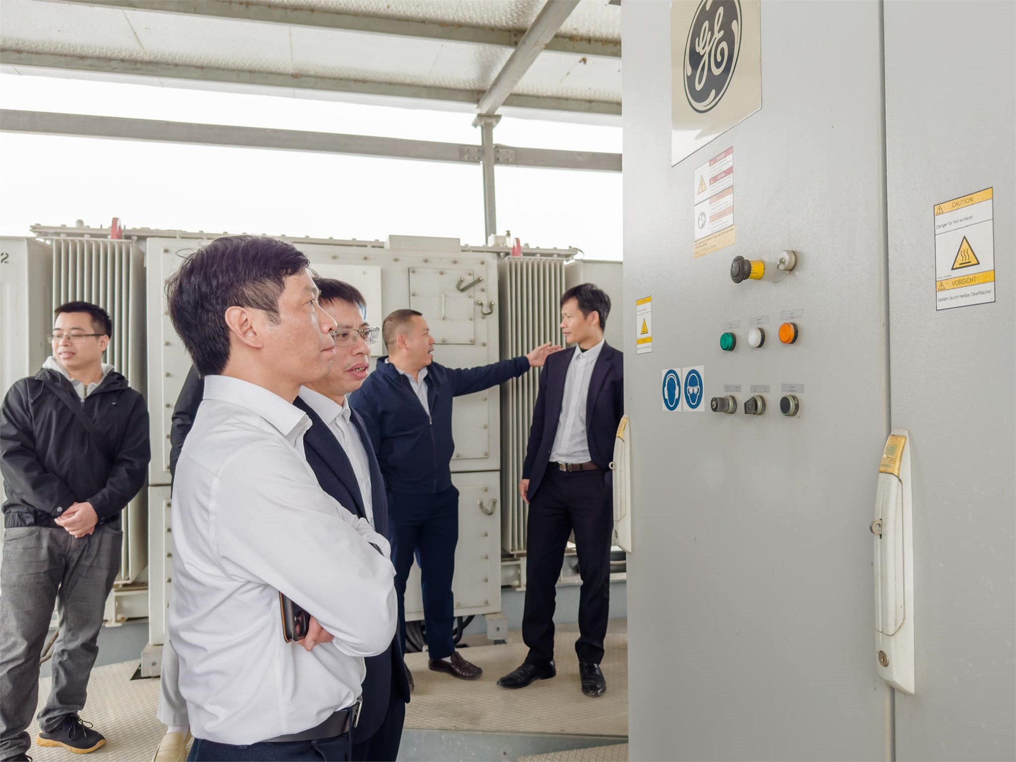 Bộ môn Điện Công nghiệp tham quan, khảo sát thực tế tại Nhà máy điện Mặt trời Yên Định