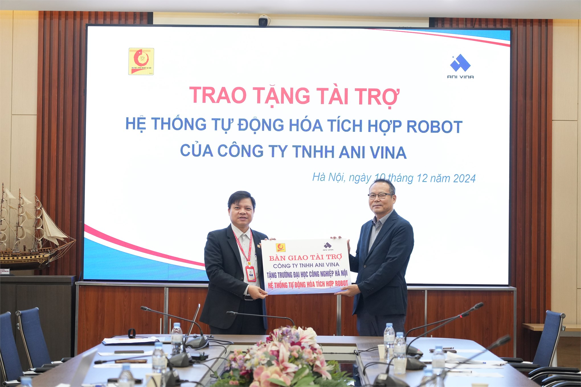 Khoa Điện, trường Đại học Công nghiệp Hà Nội tiếp nhận tài trợ hệ thống tự động hóa tích hợp robot từ Công ty TNHH Ani Vina