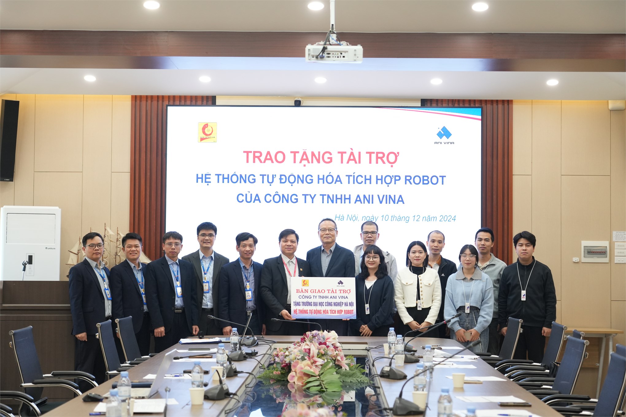 Khoa Điện, trường Đại học Công nghiệp Hà Nội tiếp nhận tài trợ hệ thống tự động hóa tích hợp robot từ Công ty TNHH Ani Vina