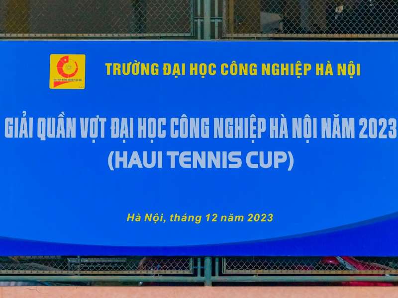 Các vận động viên Khoa Điện tham dự giải Quần vợt Đại học Công nghiệp Hà Nội năm 2023