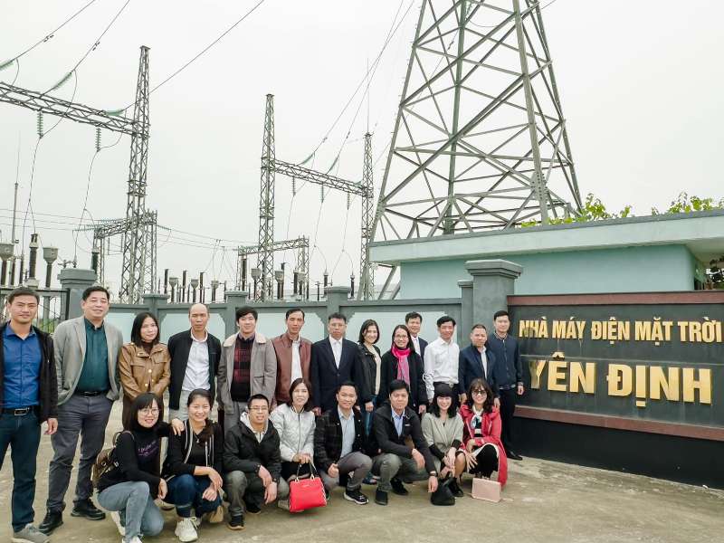Khoa Điện tham quan, khảo sát thực tế tại Nhà máy điện Mặt trời Yên Định